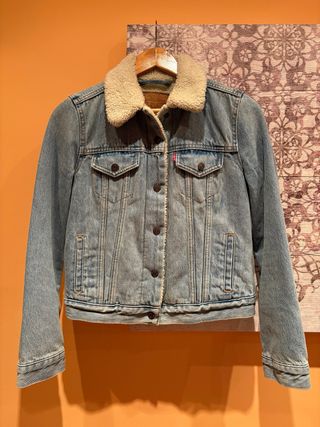 Cazadora vaquera con borreguito LEVIS