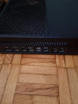 Xbox One Negra + Mando y Juegos