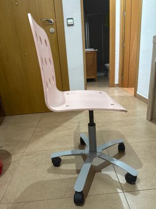 Silla de escritorio rosa y gris