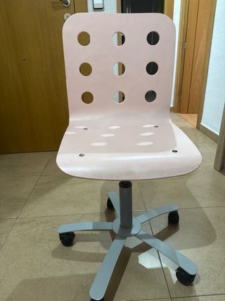 Silla de escritorio rosa y gris