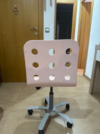 Silla de escritorio rosa y gris