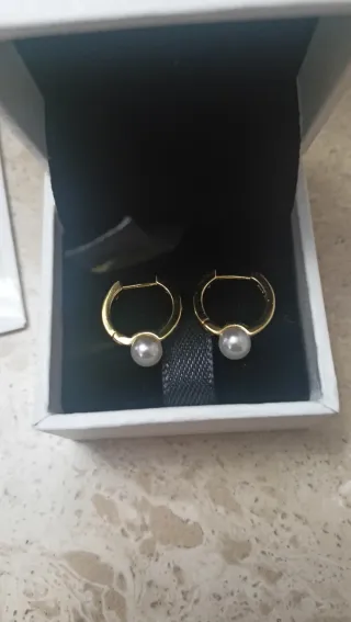 Pendientes Pandora Oro y Perla Caja