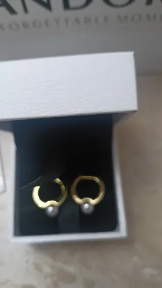 Pendientes Pandora Oro y Perla Caja