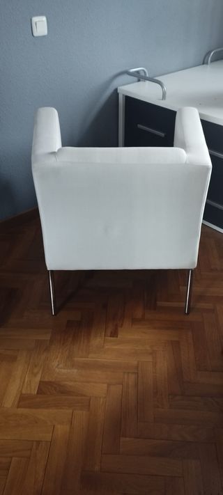 Sillón blanco de tela