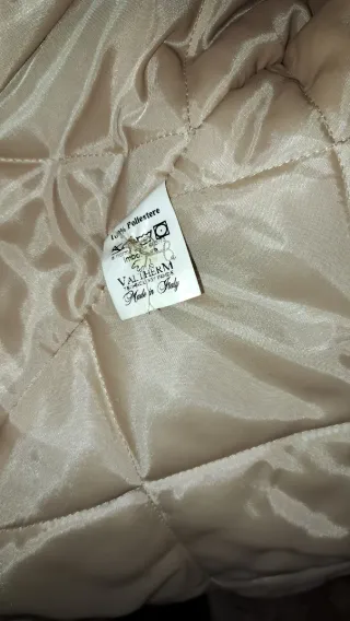 Giacca beige con collo in pelliccia