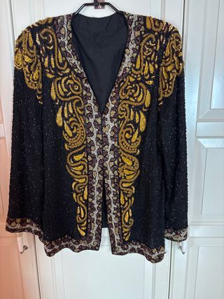 Chaqueta bordada pedrería señora
