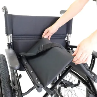 Sedia a rotelle leggera fuoristrada pieghevole