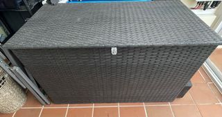 Cofre de jardín gris antracita.