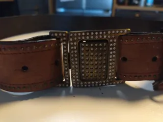 Cintura donna pelle marrone con fibbia oro