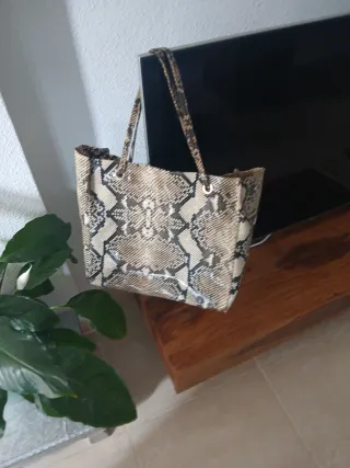 Bolso Roberto Cavalli estampado serpiente