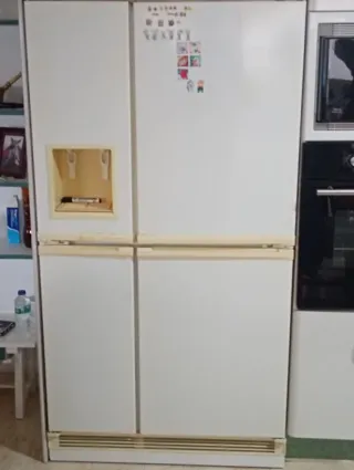 Frigorífico blanco Americano Electrolux