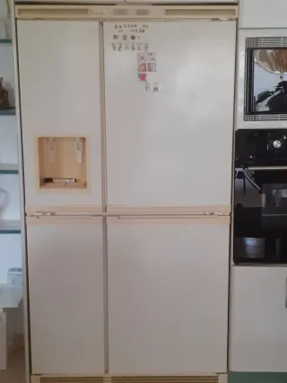 Frigorífico blanco Americano Electrolux