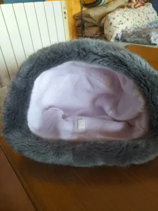 Gorro polar y pelo mujer