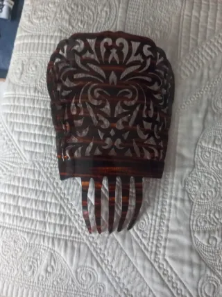 Preciosa peineta vintage imitación carey