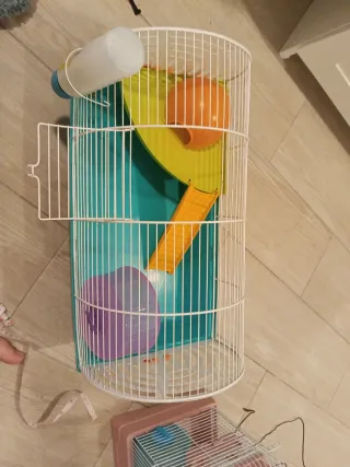 Jaula para hámster con accesorios