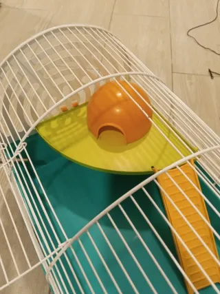 Jaula para hámster con accesorios