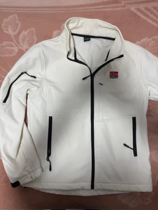 Chaqueta Blanca con Bandera Noruega