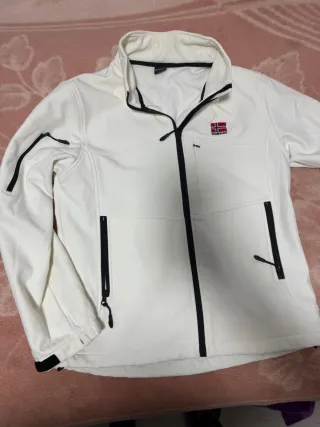 Chaqueta Blanca con Bandera Noruega