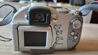 Fotocamera Canon Argento