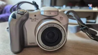 Fotocamera Canon Argento