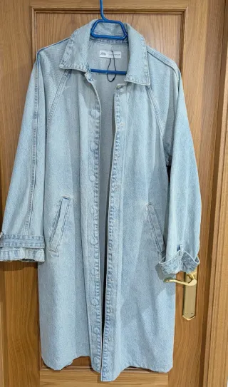Gabardina vaquera larga tipo trench