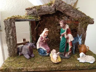 Portal de Belén con figuras