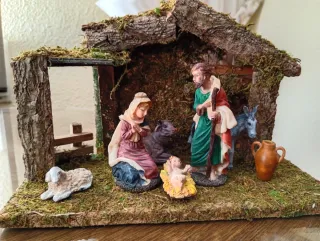 Portal de Belén con figuras