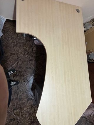 Escritorio de oficina 3 sillas y armario