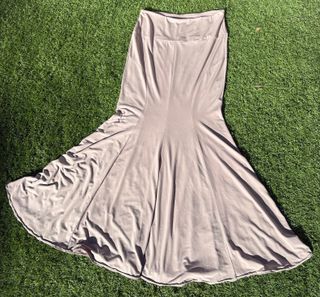 Falda larga corte sirena beige