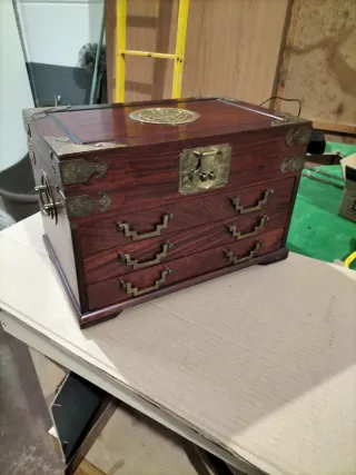 Joyero antiguo caoba y metal