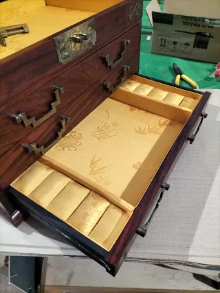 Joyero antiguo caoba y metal