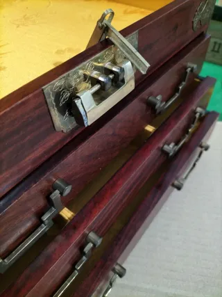 Joyero antiguo caoba y metal