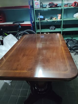 Mesa de madera de caoba extensible