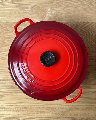 A ESTRENAR Cocotte Le Creuset 28cm color Cerise