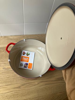 A ESTRENAR Cocotte Le Creuset 28cm color Cerise