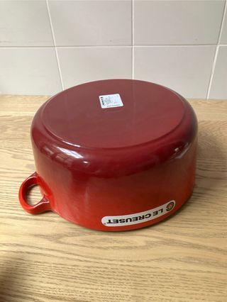 A ESTRENAR Cocotte Le Creuset 28cm color Cerise