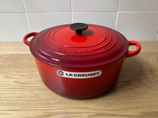 A ESTRENAR Cocotte Le Creuset 28cm color Cerise