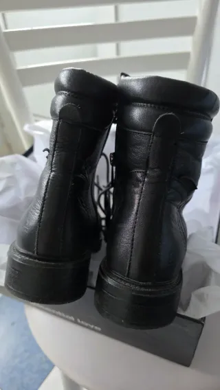 Botines negros de piel