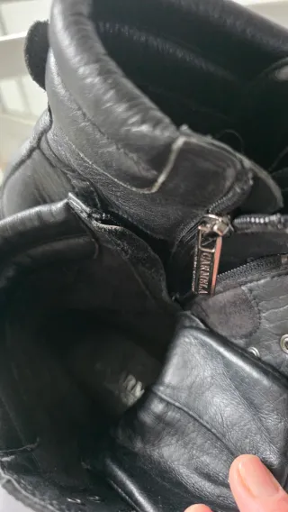 Botines negros de piel