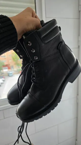 Botines negros de piel