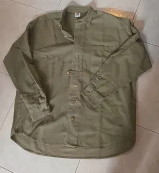 Camisa verde oliva hombre