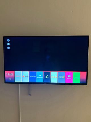 TV Engel Smart TV de 40” Negra