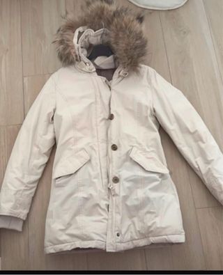 Giubbotto beige con cappuccio modello woolrich