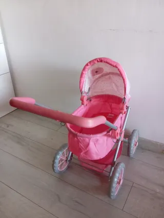 Trona, carrito plegable y Maxi-Cosi para muñeco