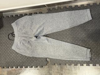 Pantalón Nike Gris