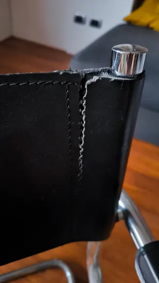 Poltrone Director Pelle Bauhaus da restaurare