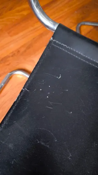 Poltrone Director Pelle Bauhaus da restaurare