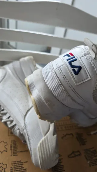 Zapatillas Fila Blancas de poco uso.