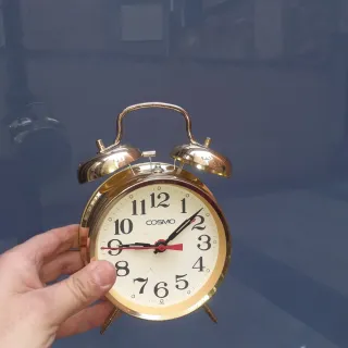 Reloj despertador COSMO cuerda dorado