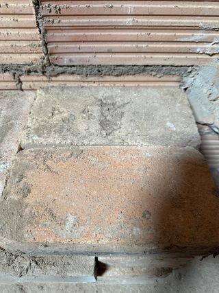 Ladrillo refractario usado